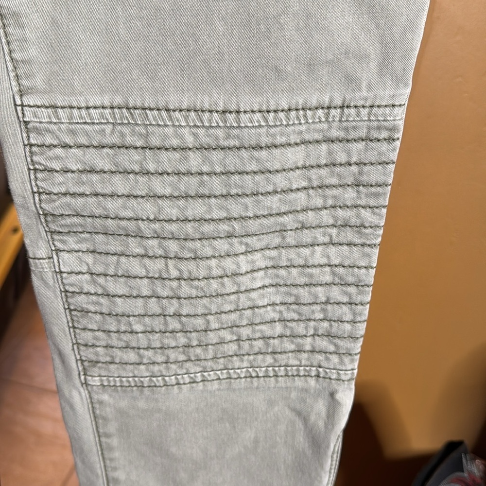 BCBGMaxAzria Moto Skinny Jeans Olive Green Zip Ankle Low Rise Sz 28 - Picture 6 of 15